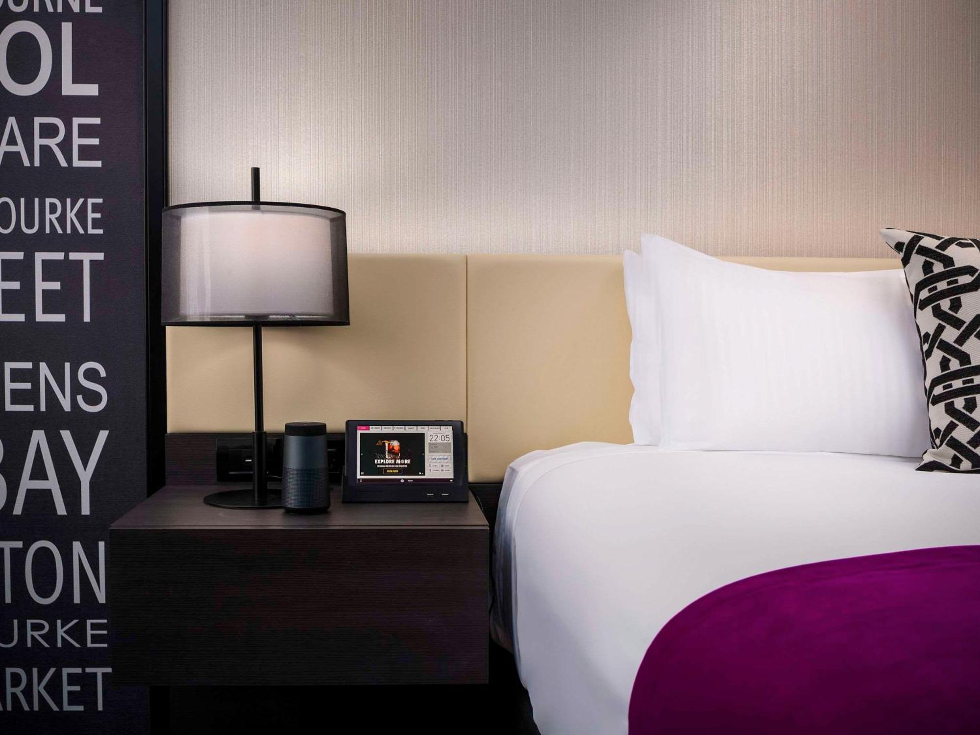Pullman Melbourne City Centre מראה חיצוני תמונה A guest room at the Hotel George V