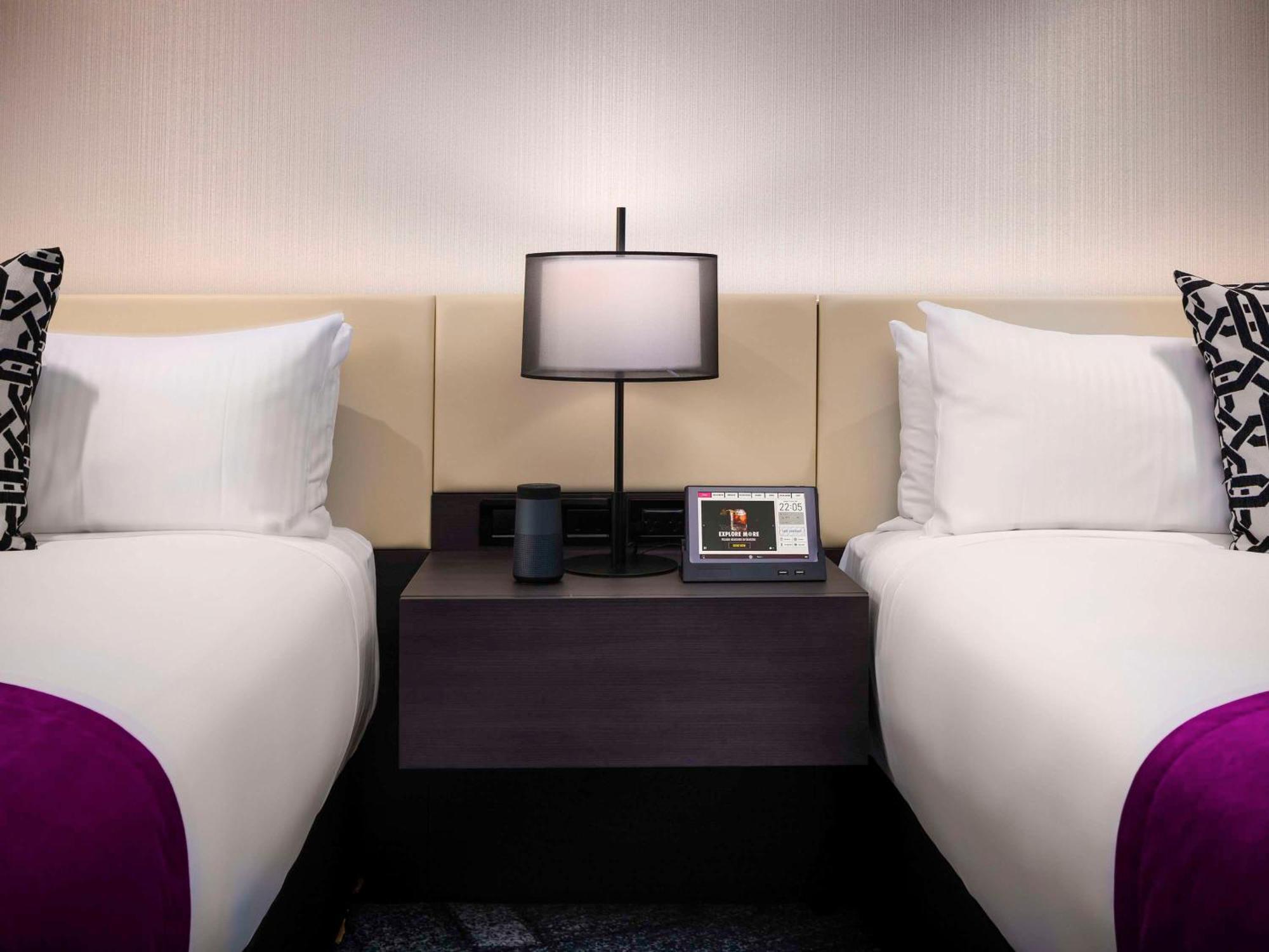 Pullman Melbourne City Centre מראה חיצוני תמונה A guest room at the Encore