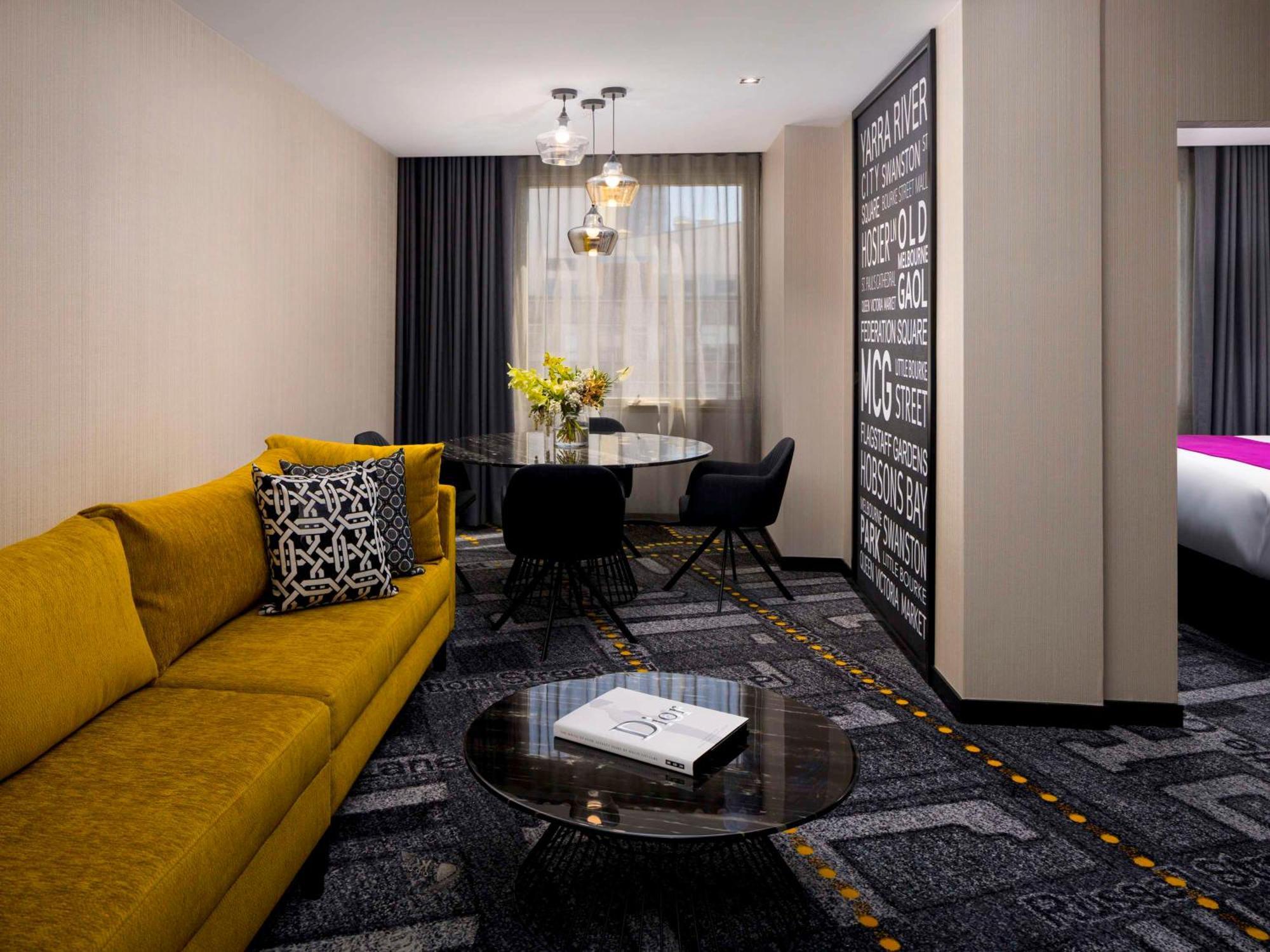 Pullman Melbourne City Centre מראה חיצוני תמונה Suite at the Hilton Prague