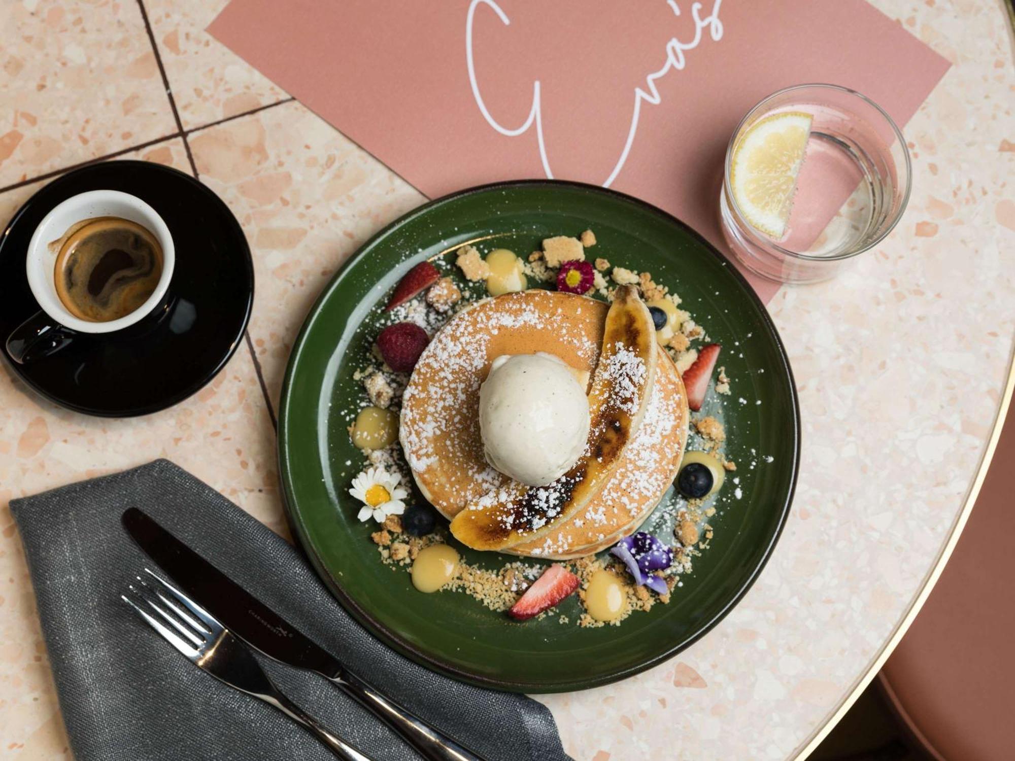 Pullman Melbourne City Centre מראה חיצוני תמונה A plate of pancakes