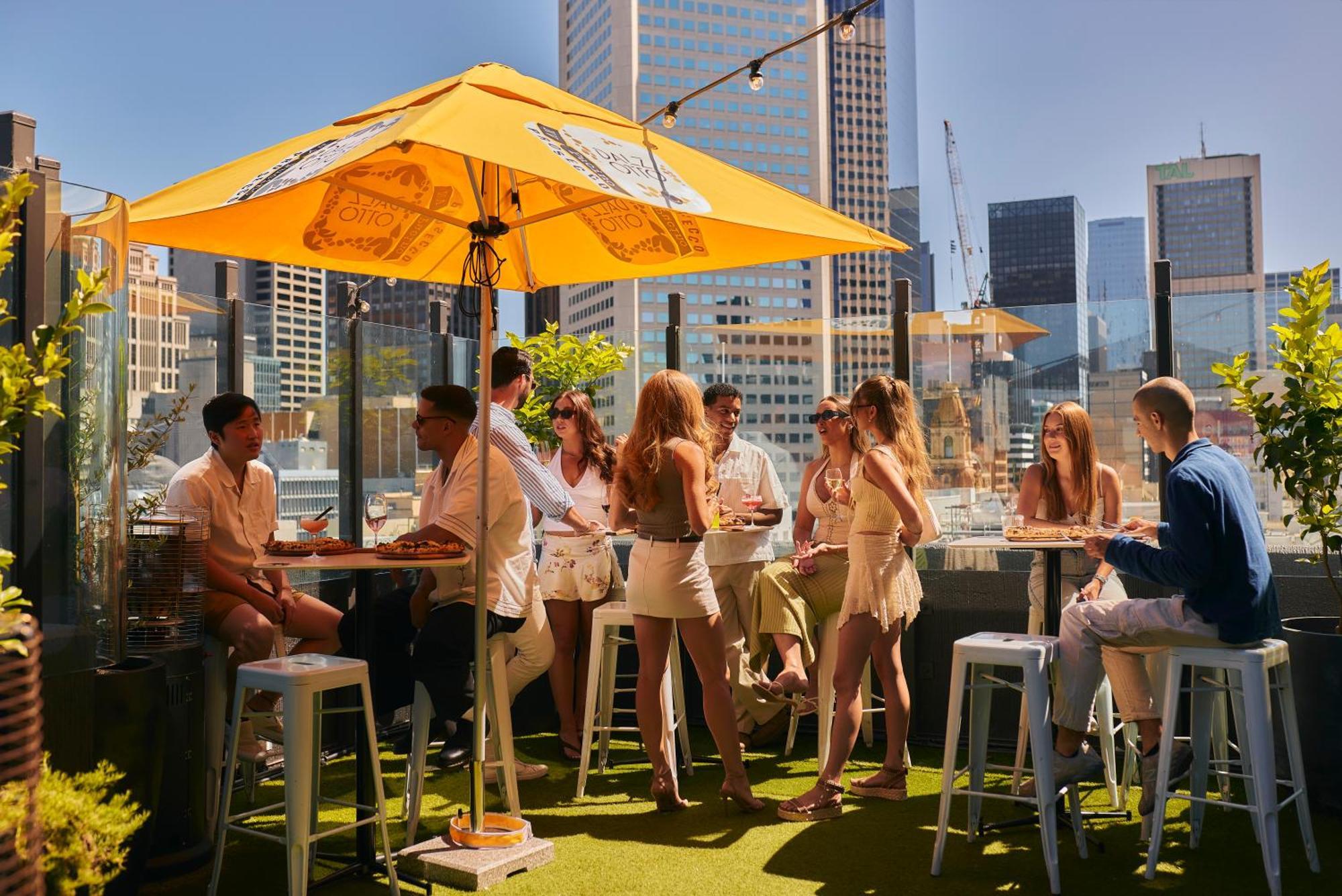Pullman Melbourne City Centre מראה חיצוני תמונה The Terrace at the Crown Hotel